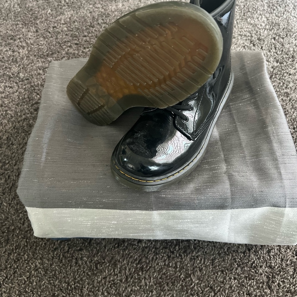 Dr. Martens Patent Boot Sz. 3 - Picture 2 of 4